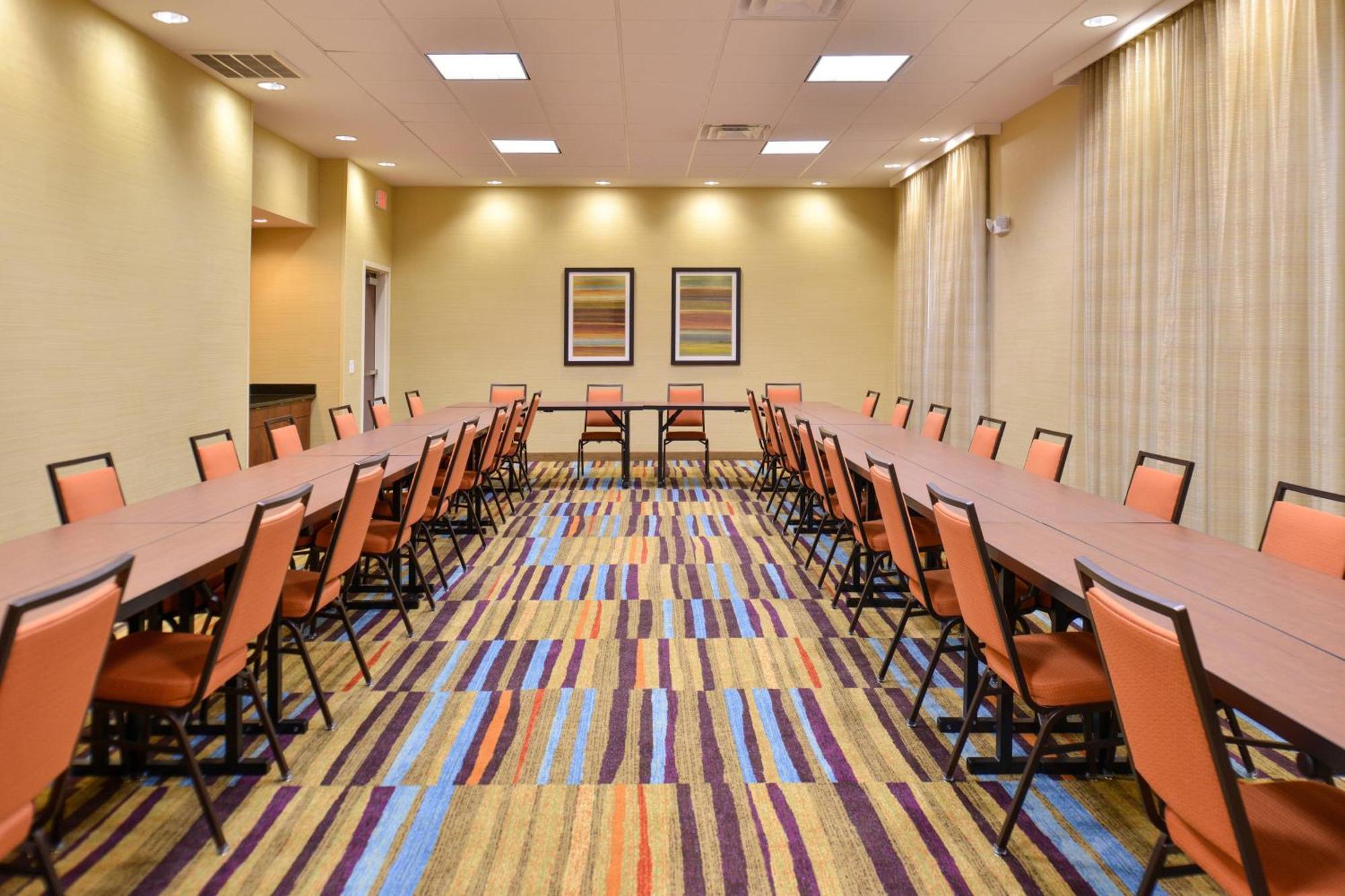 Fairfield Inn And Suites By Marriott Calhoun Buitenkant foto